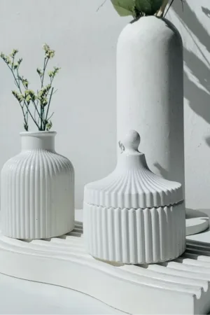 Concrete Sett Wavy Tray Vase