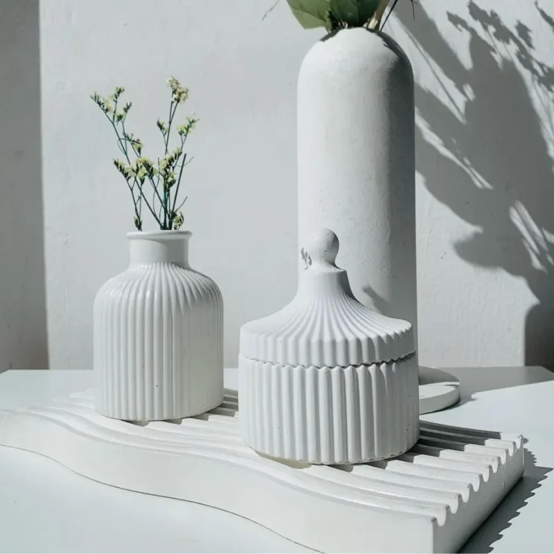 Concrete Sett Wavy Tray Vase