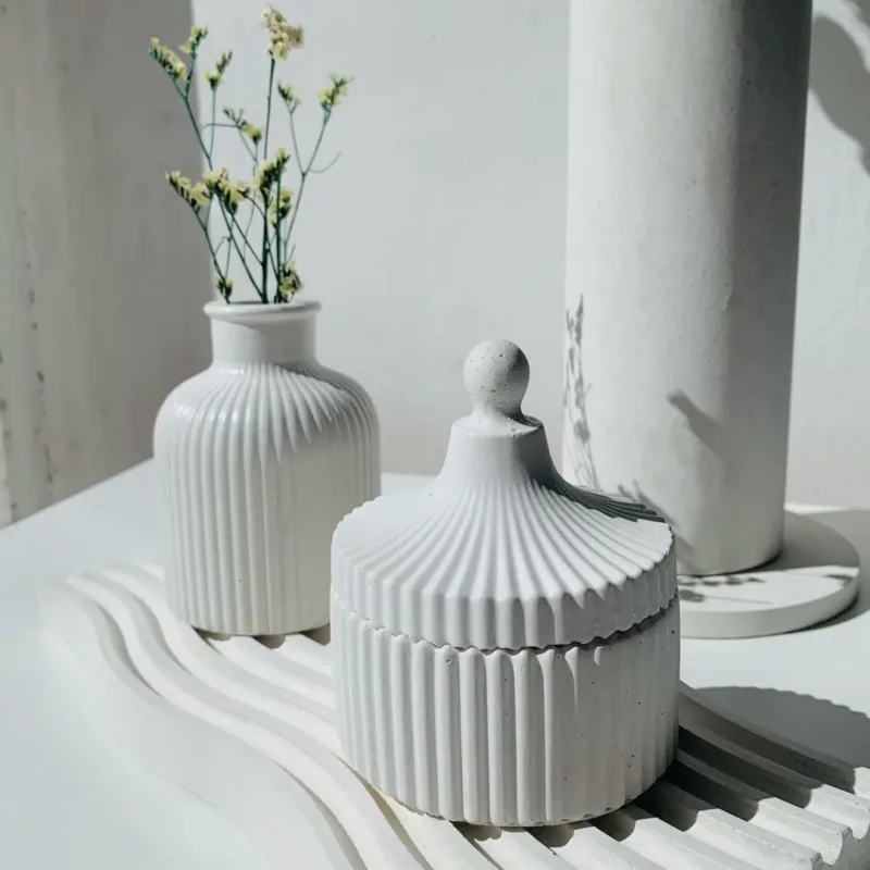 Concrete Sett Wavy Tray Vase